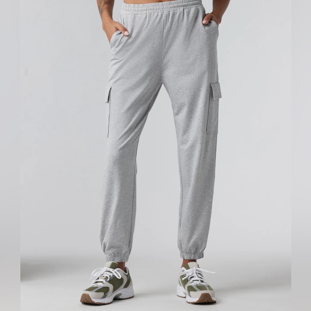 Vuori Boyfriend Cargo Jogger in Pale Gray Heather